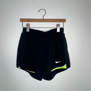 Nike Women's Black and Green Athletic Shorts Medium